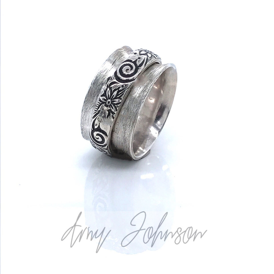 Floral Swirl Spinner Ring